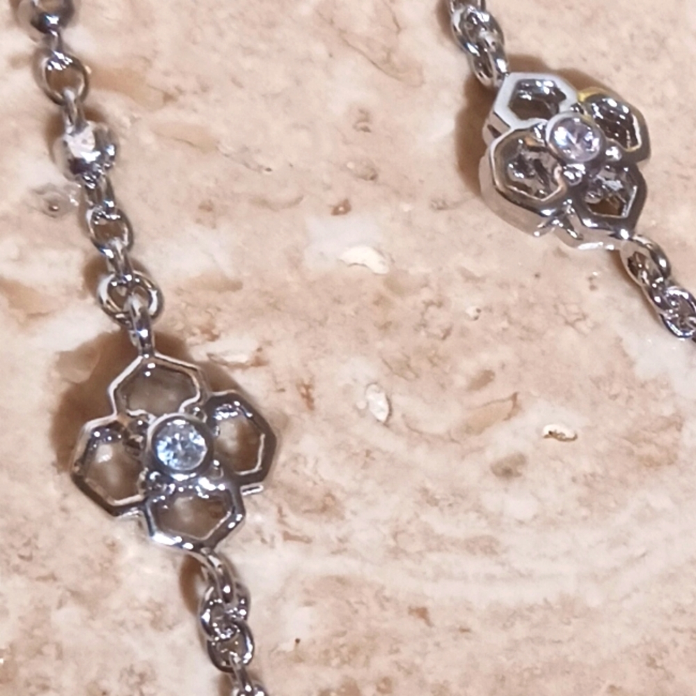 Kendra Scott Silver Pavé Medallion 36" Station Necklace and Charm New with Bag - Picture 6 of 7